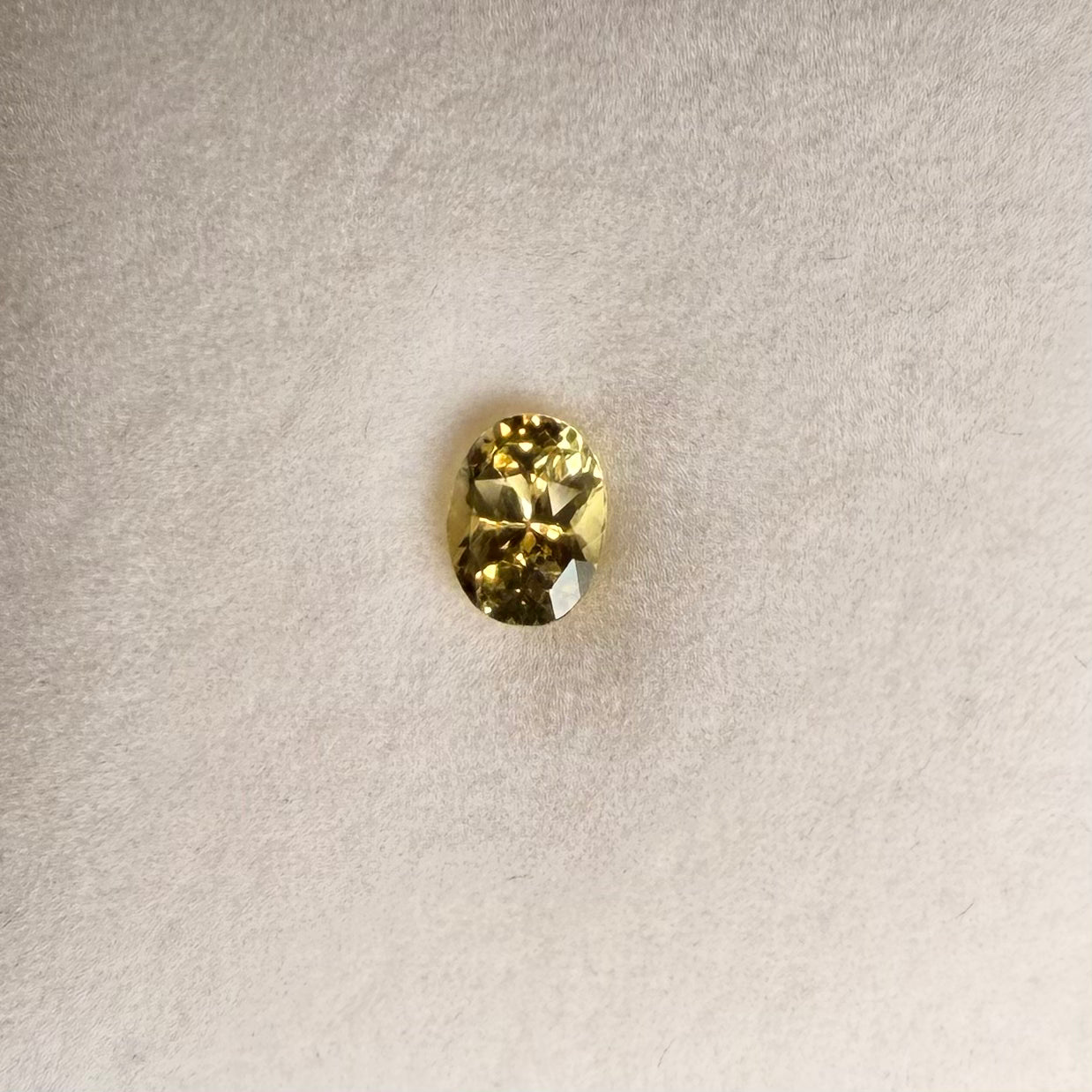 1.06ct Yellow Oval Sapphire